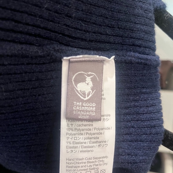 J.CREW Cashmere-blend cropped sweater-tank NWT XS Navy - Picture 5 of 6